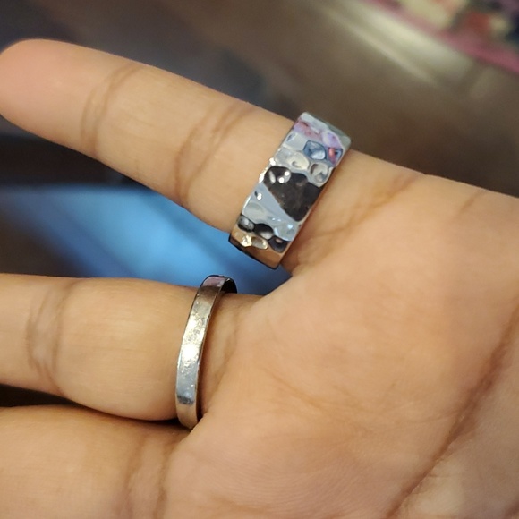 Covet Clustered Crystal Hammered Ring - Picture 3 of 3